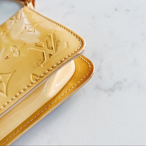 *SOLD* Louis Vuitton Vernis Pochette - Picture 11 of 16
